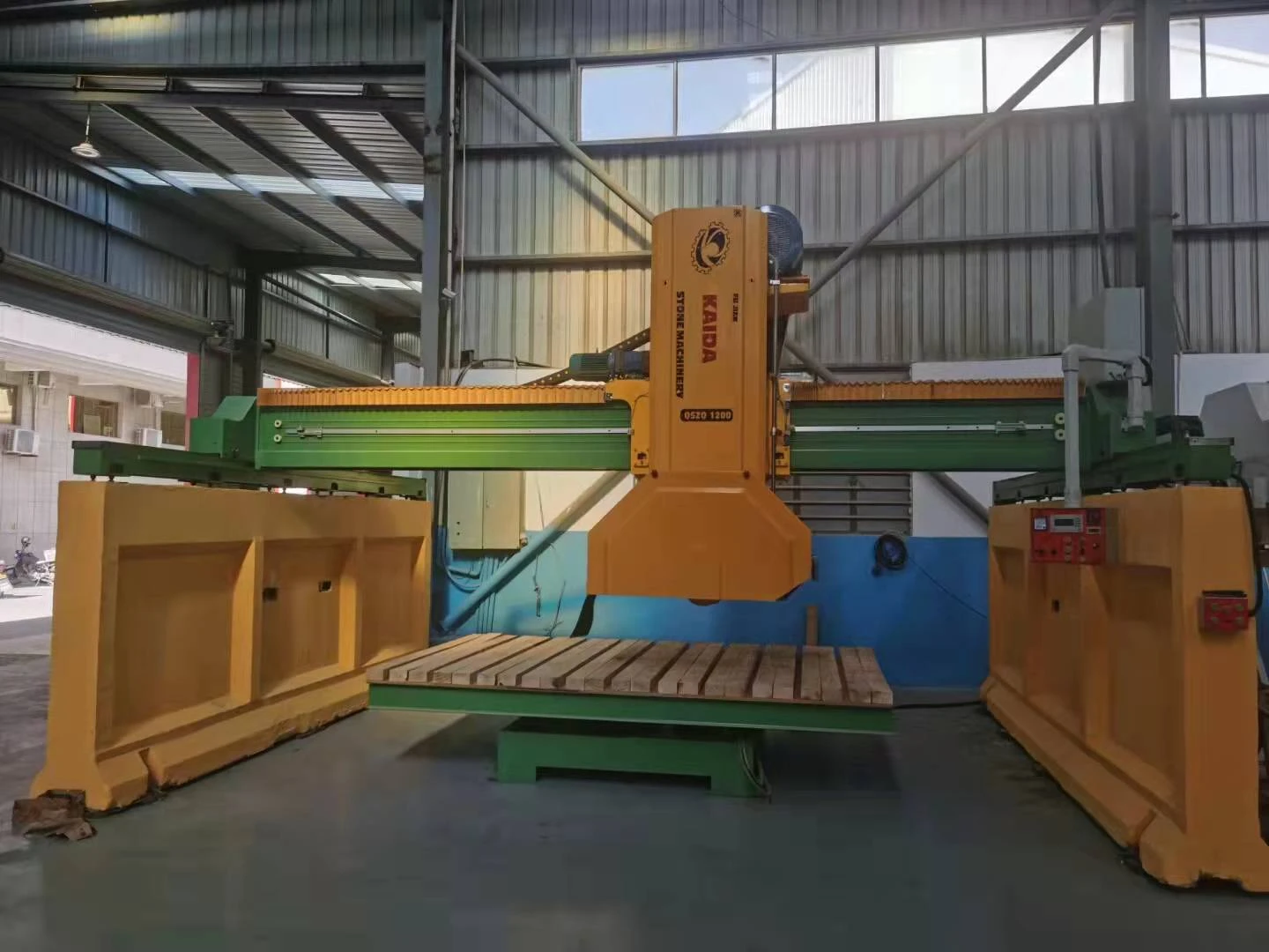Middle Block Cutting Machine structure