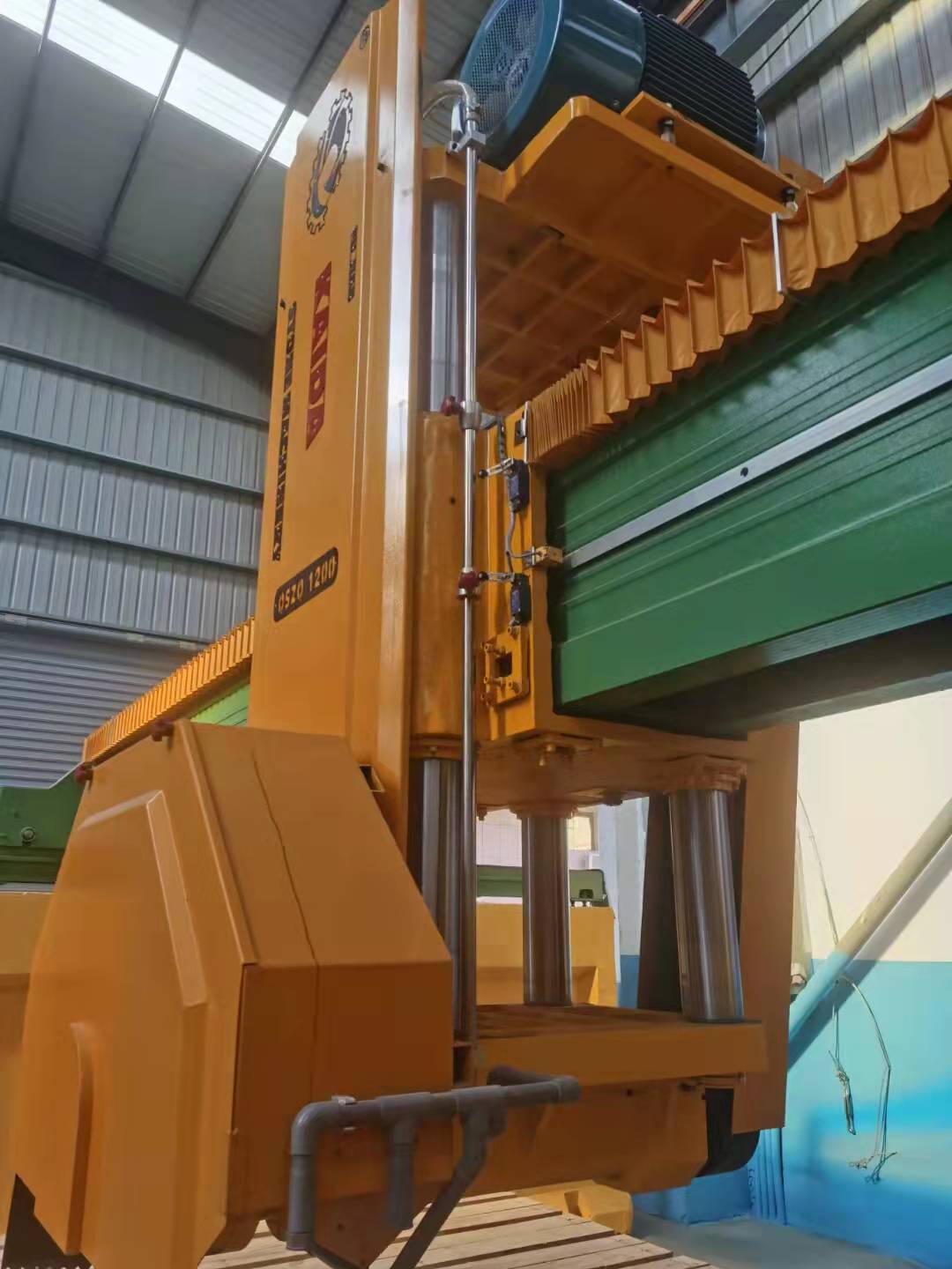 Hydraulic lifting system